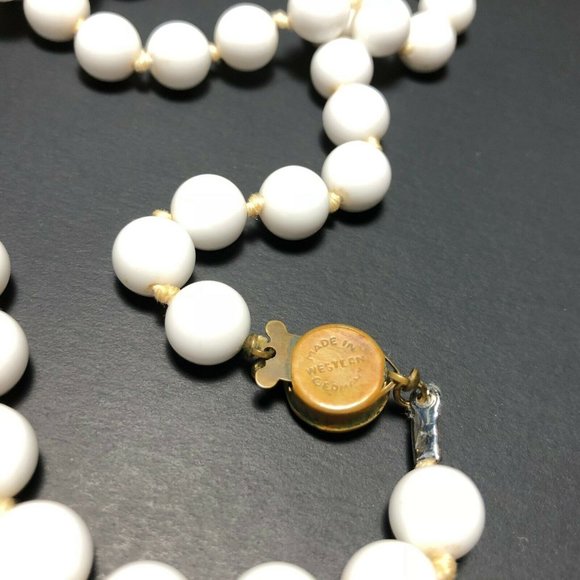 Vintage West Germany Beaded Necklace White Long - Picture 5 of 8